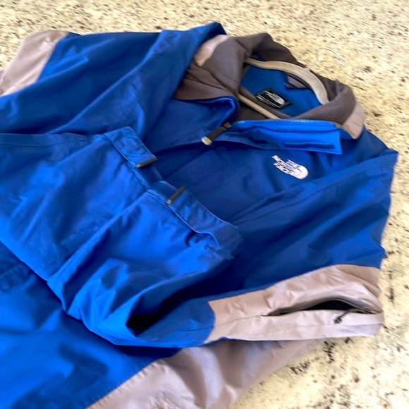 North face Hyvent rain 3/1 outer shell
Heavy Mens xxl blue underarm vented zip - Picture 3 of 13